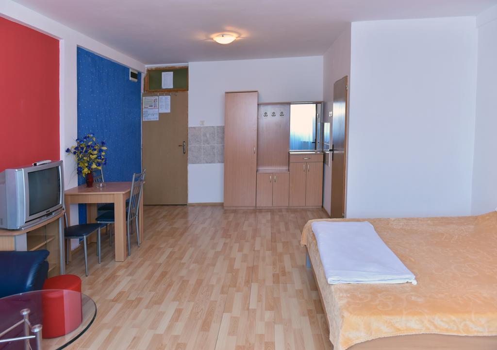 נובי סאד Hostel Milkaza מראה חיצוני תמונה