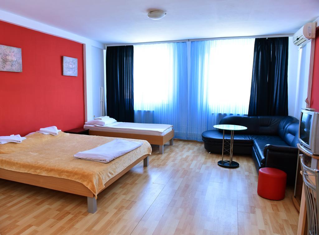 נובי סאד Hostel Milkaza מראה חיצוני תמונה