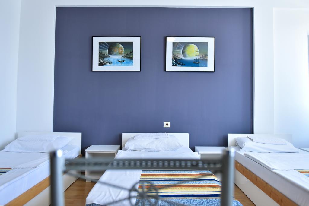 נובי סאד Hostel Milkaza מראה חיצוני תמונה