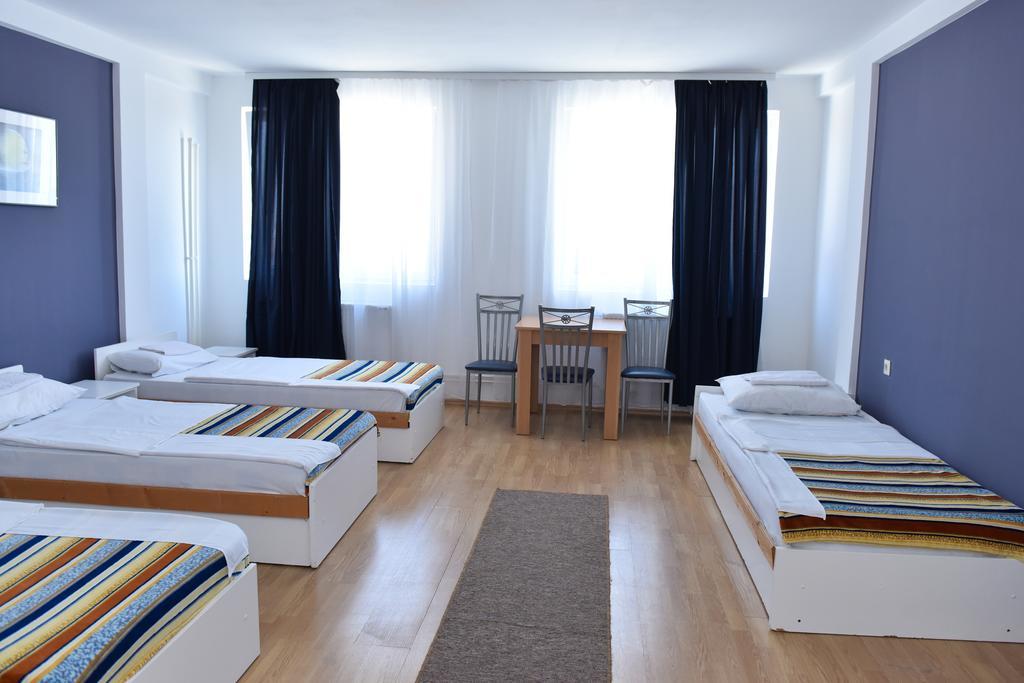 נובי סאד Hostel Milkaza מראה חיצוני תמונה