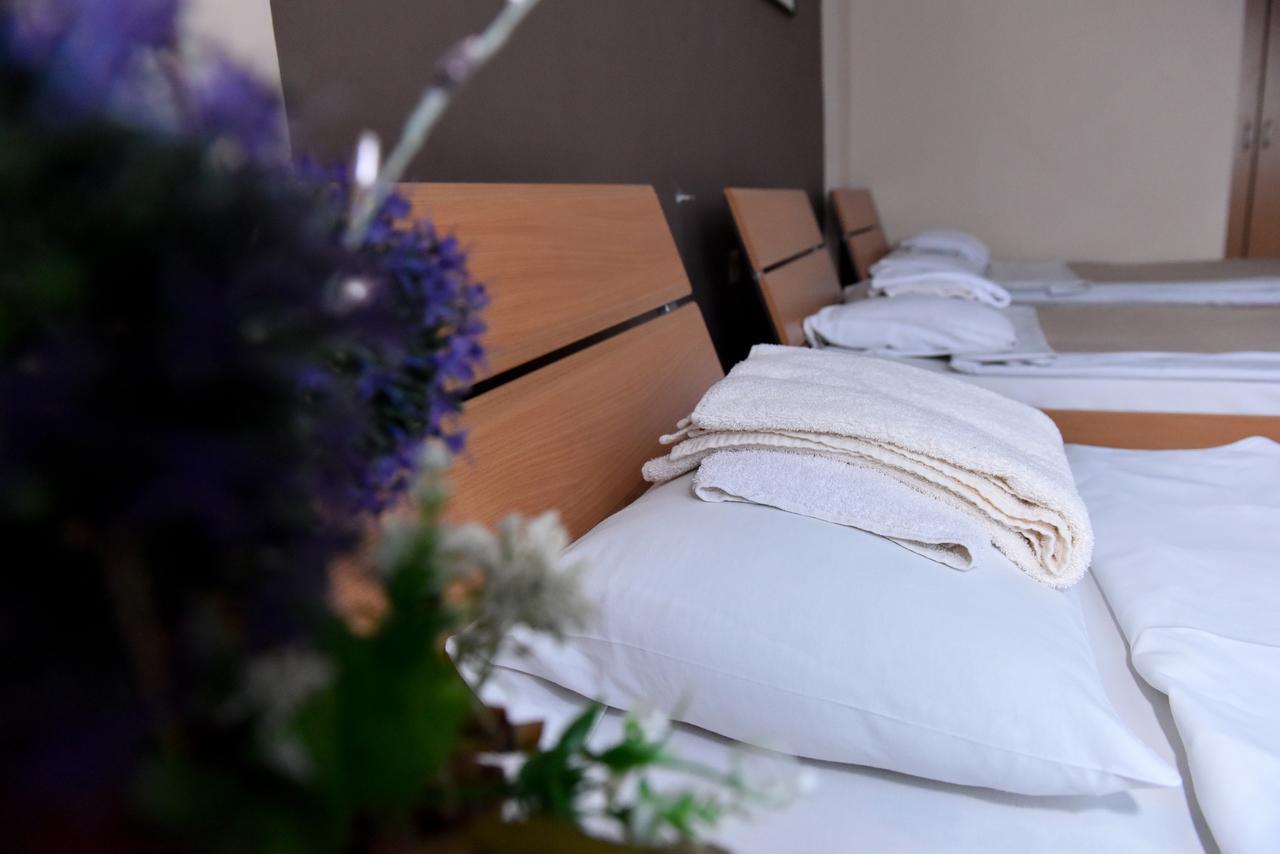 נובי סאד Hostel Milkaza מראה חיצוני תמונה