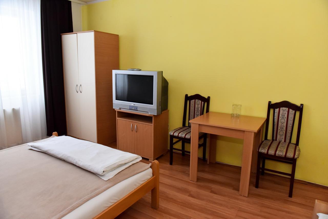 נובי סאד Hostel Milkaza מראה חיצוני תמונה
