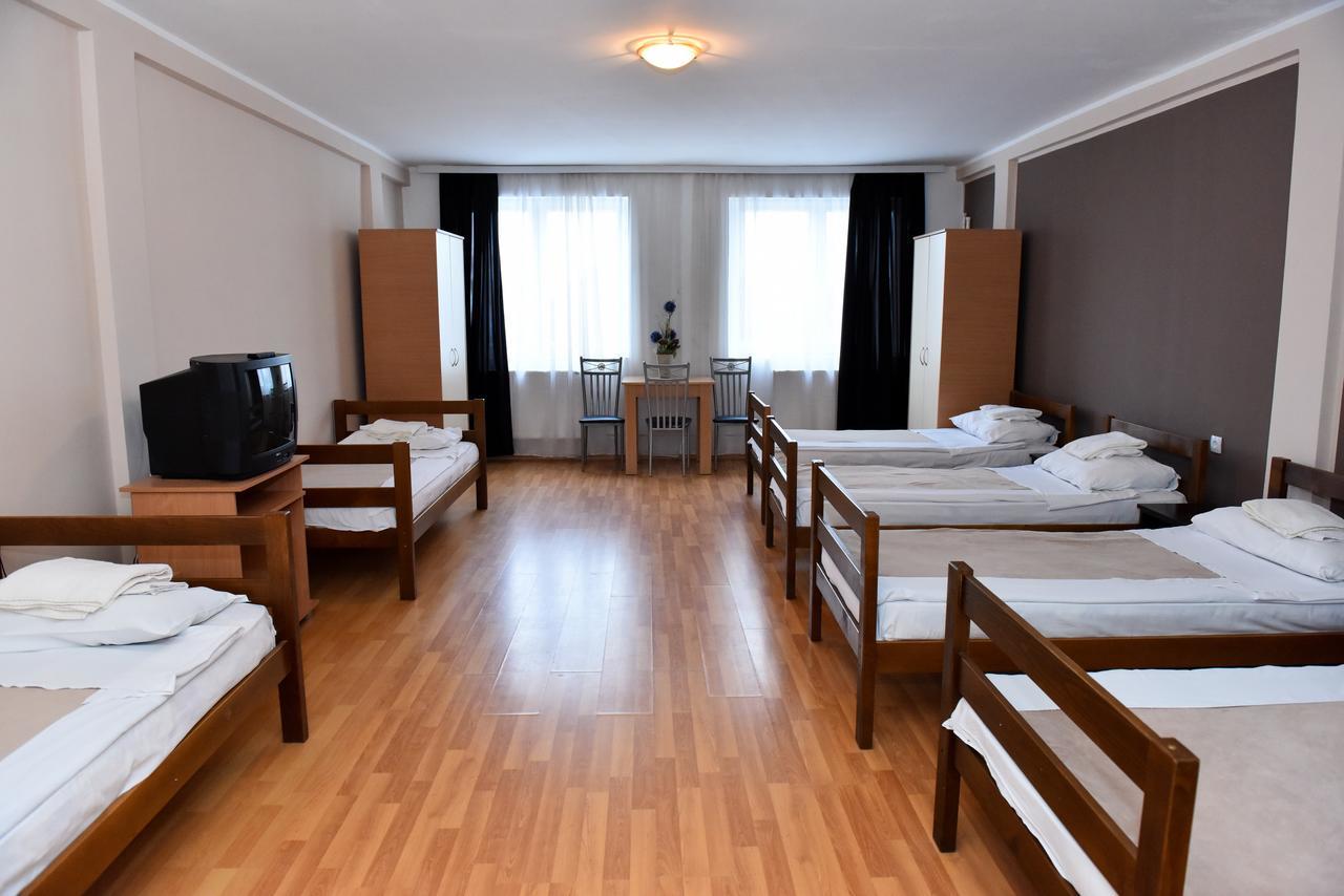 נובי סאד Hostel Milkaza מראה חיצוני תמונה