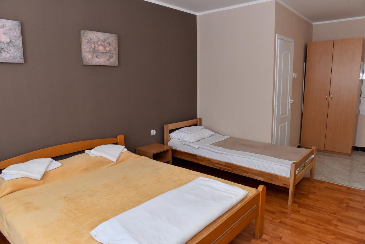 נובי סאד Hostel Milkaza מראה חיצוני תמונה
