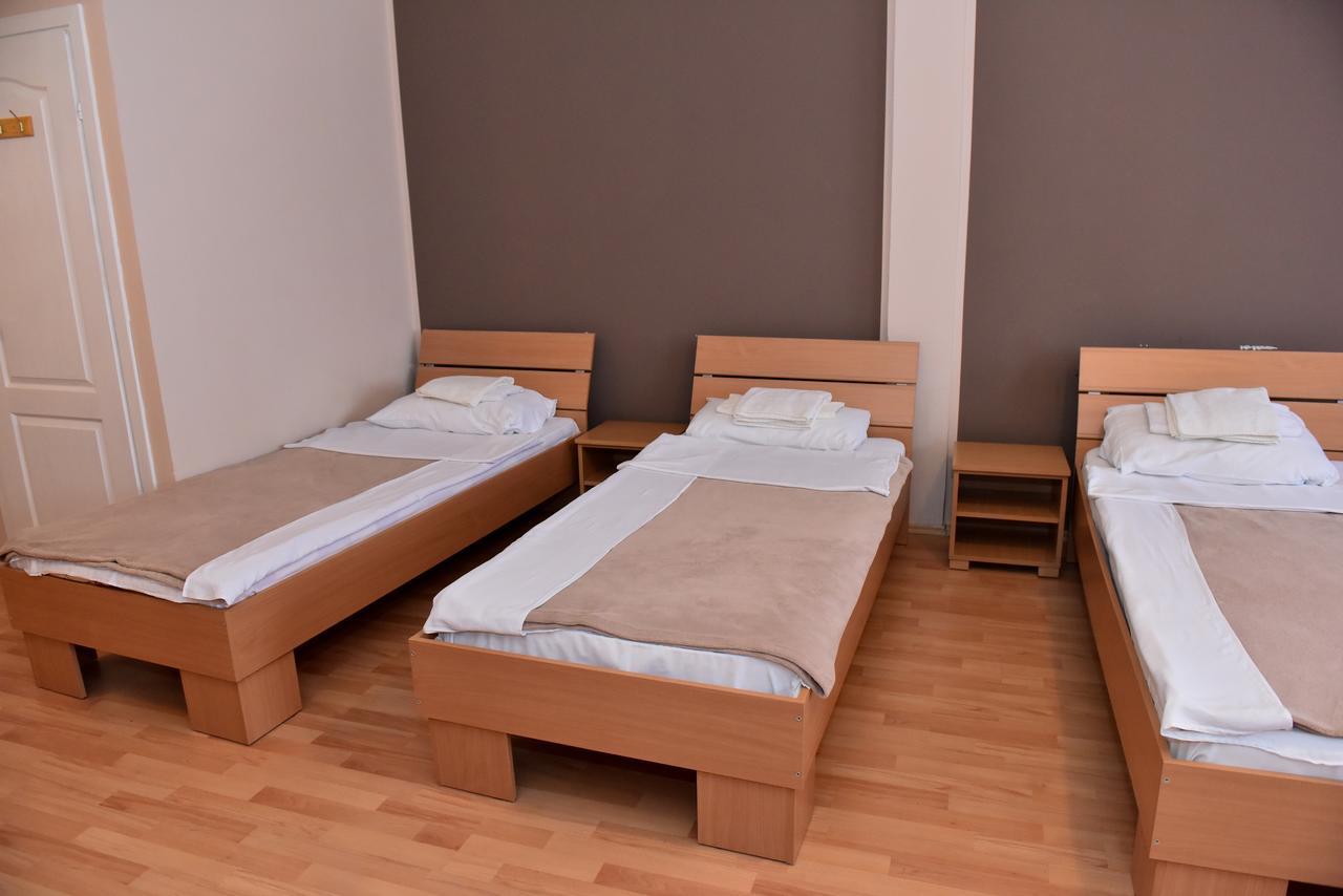 נובי סאד Hostel Milkaza מראה חיצוני תמונה