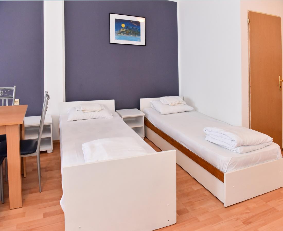 נובי סאד Hostel Milkaza מראה חיצוני תמונה