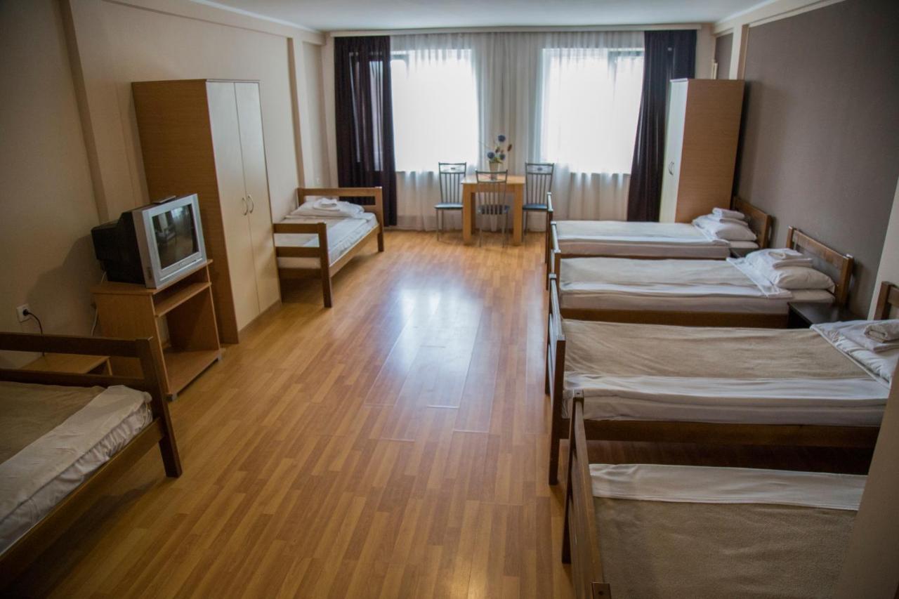 נובי סאד Hostel Milkaza מראה חיצוני תמונה