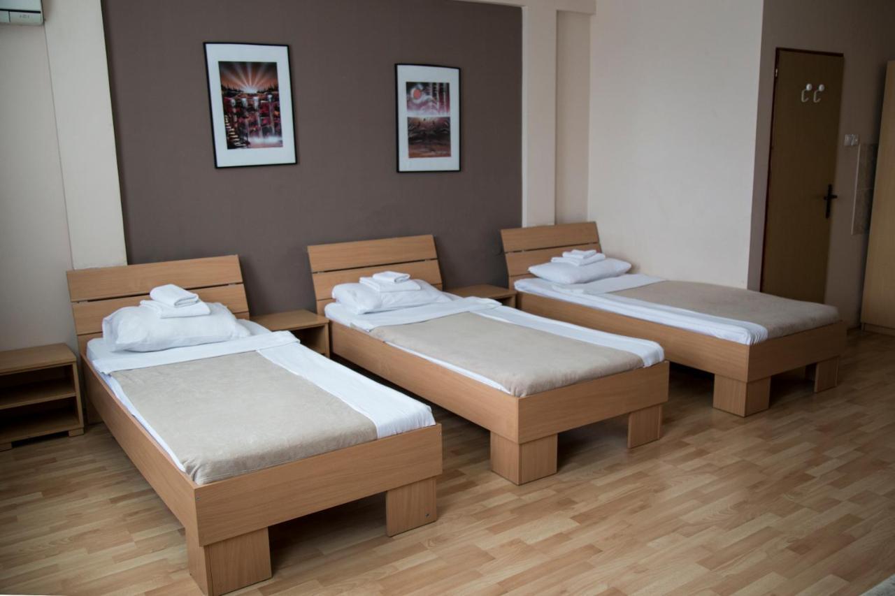 נובי סאד Hostel Milkaza מראה חיצוני תמונה