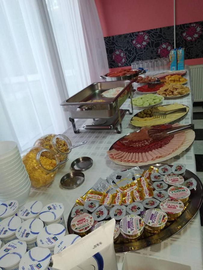 נובי סאד Hostel Milkaza מראה חיצוני תמונה